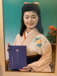 早野恵美２０歳の時　武蔵野女子学院短期大学部卒業